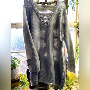 Women’s size 3X Absolutely famous brand long sleeve dove grey sweater
